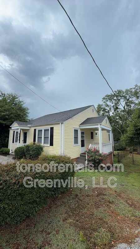 412 Rogers Ave #B
