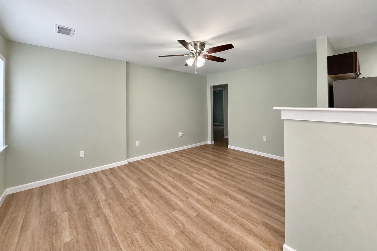 306 Orangeburg Rd - Photo 6 of 17