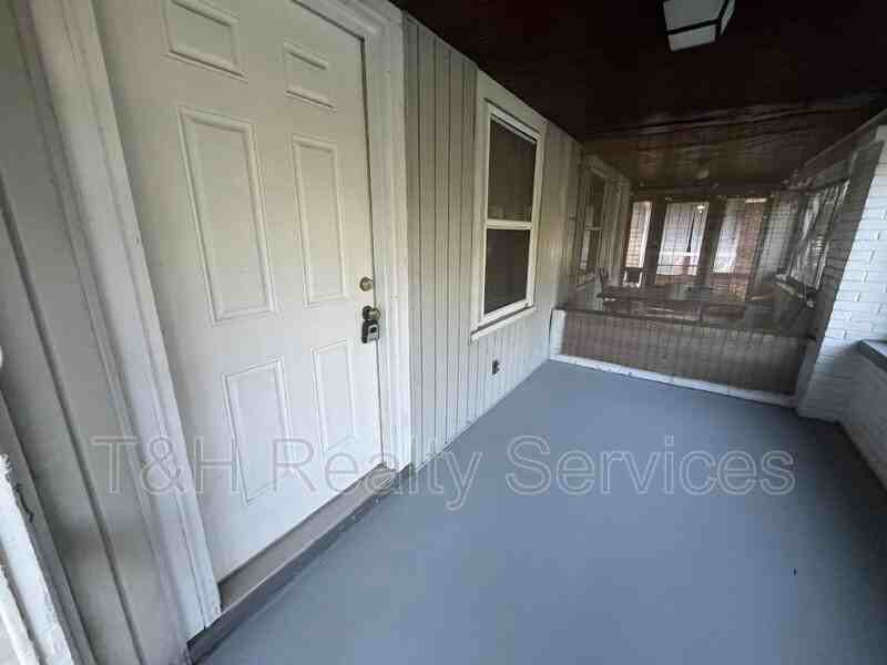 5542 N College Ave - Photo 5 of 34