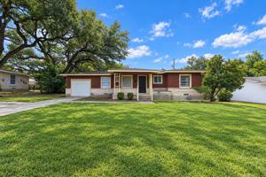 featured image of 1417 Live Oak Dr