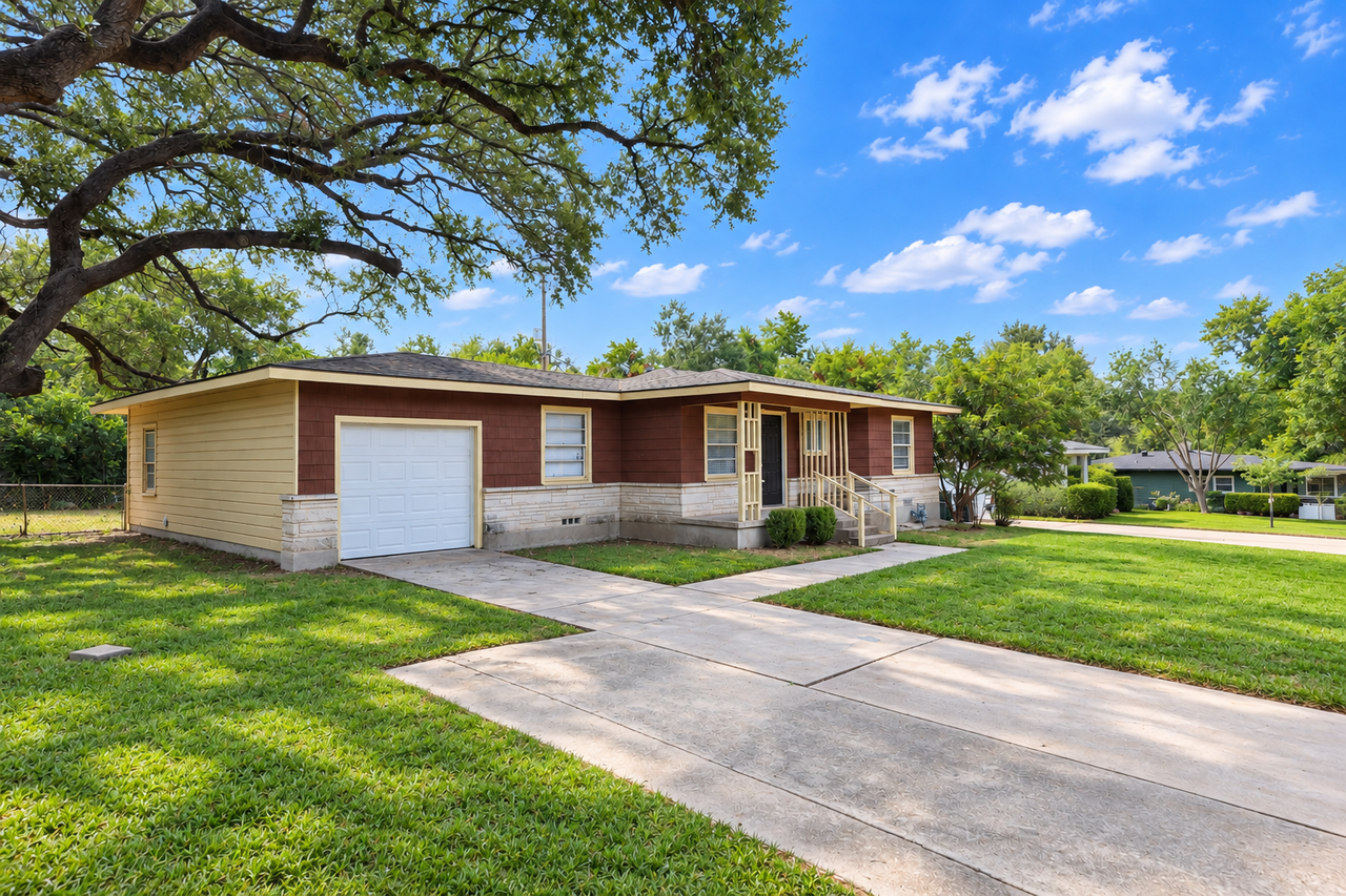 1417 Live Oak Dr - Photo 2 of 14