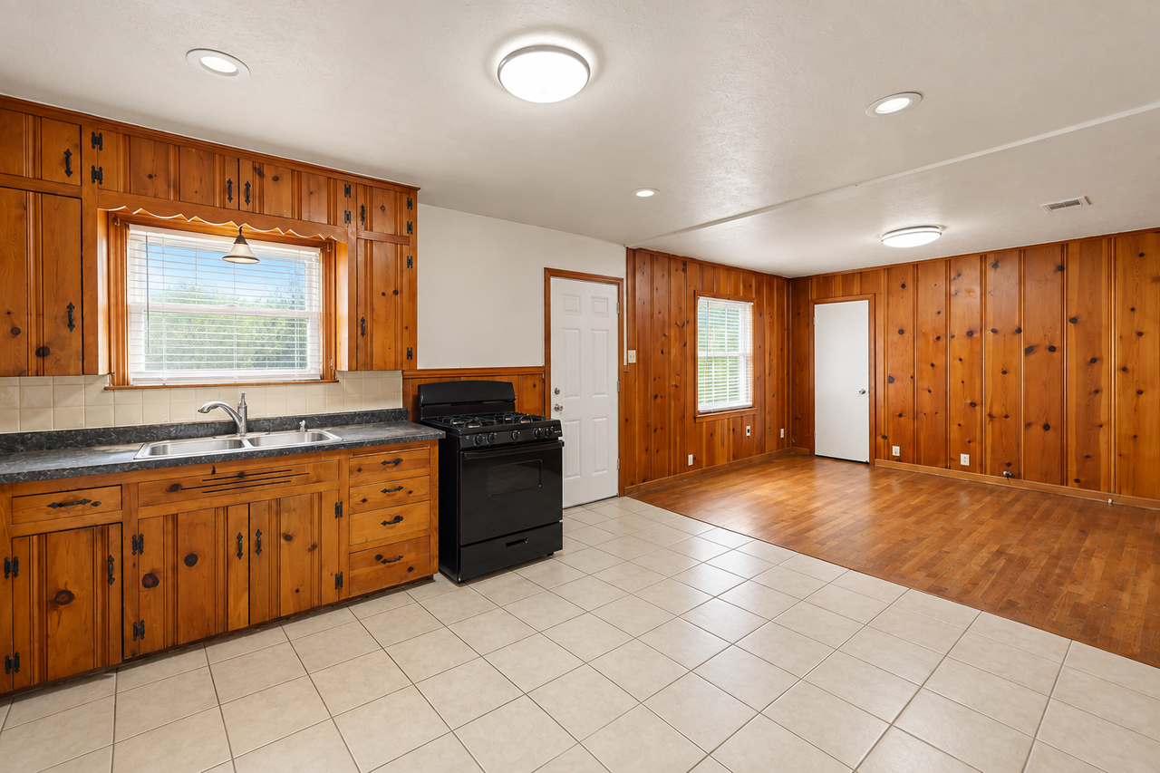 1417 Live Oak Dr - Photo 5 of 14