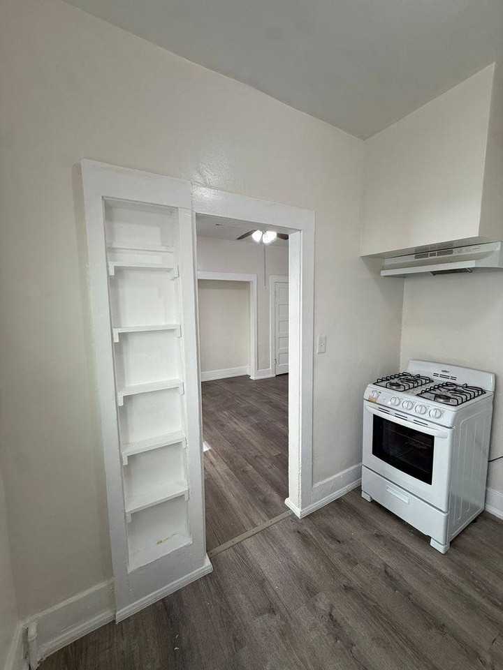 1448 W 3rd St #106 - Photo 7 of 10