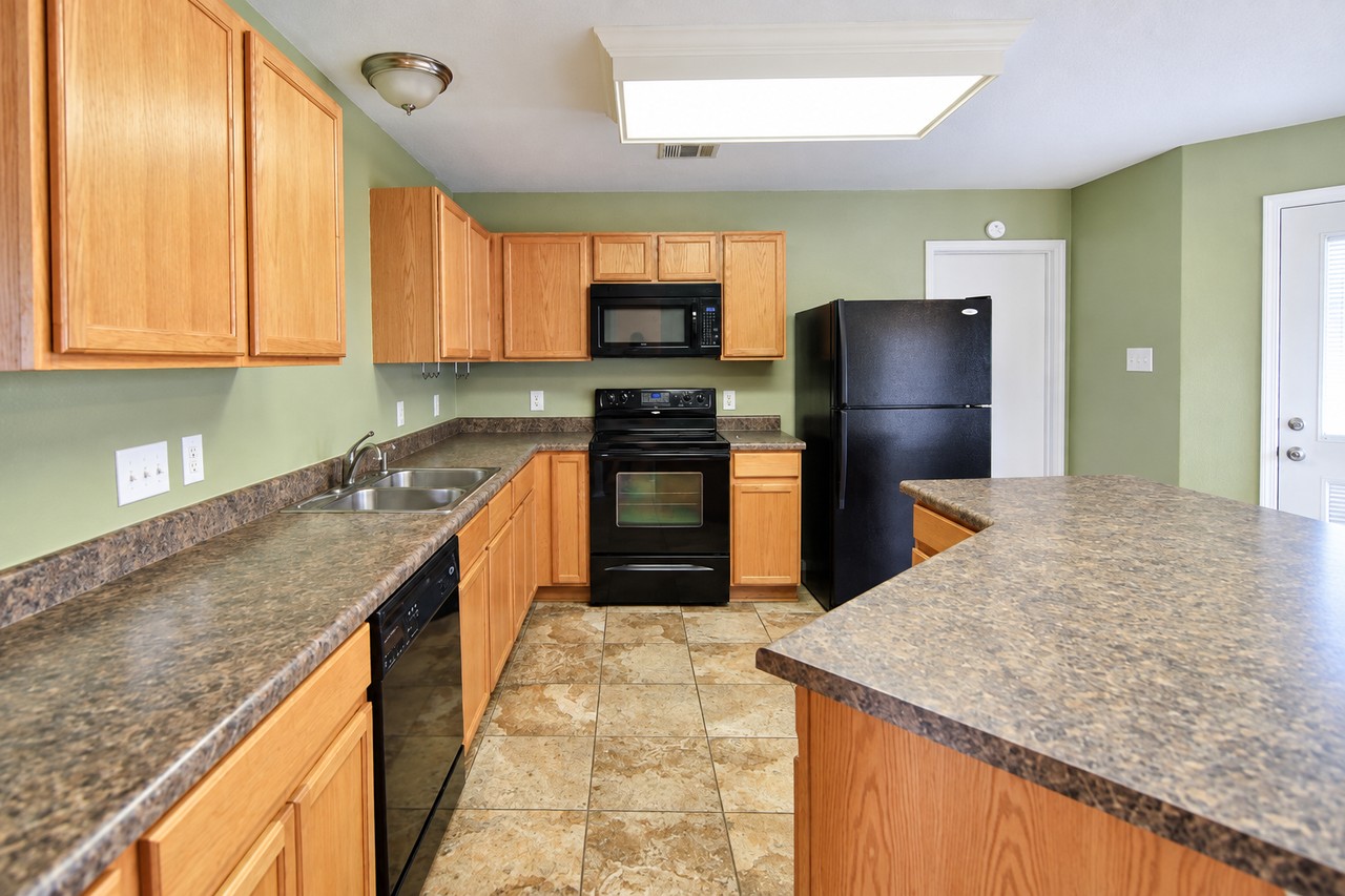 411 Sunrise Blf - Photo 5 of 15