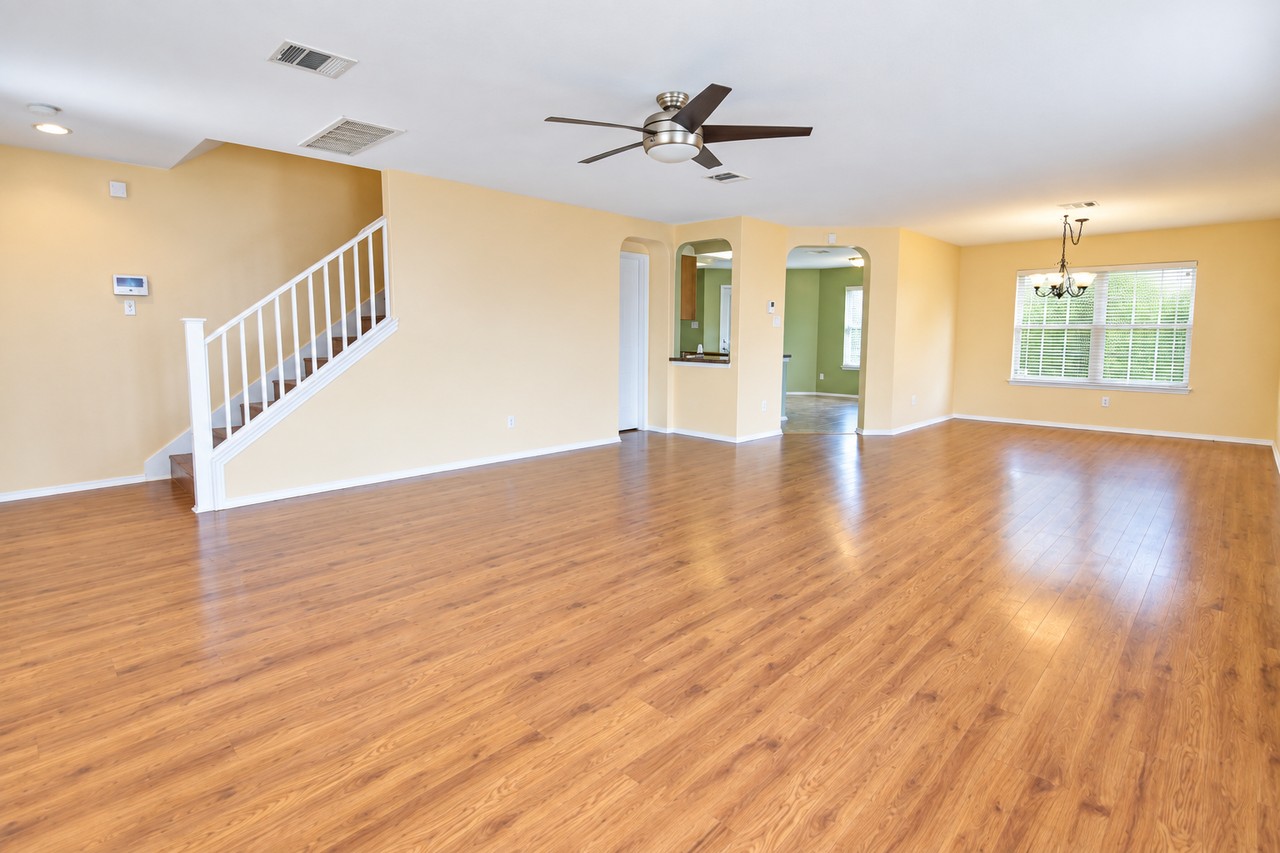 411 Sunrise Blf - Photo 7 of 15