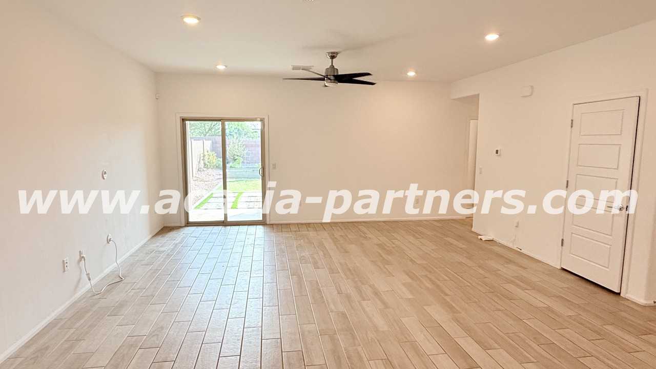 4916 E Scenic Peak Way - Photo 4 of 23