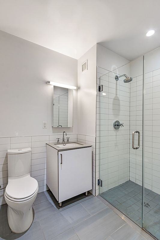 520 W 43rd St - Photo 7 of 7