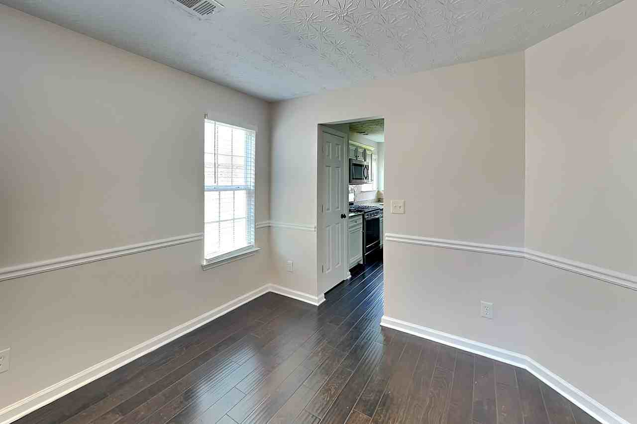 34 Belmont Park Dr - Photo 7 of 19