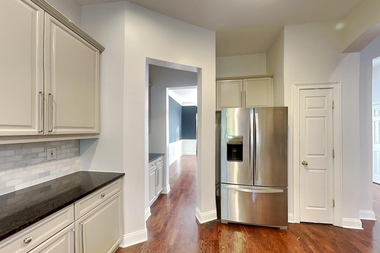 3008 Montclair Cir Se #62 - Photo 5 of 25