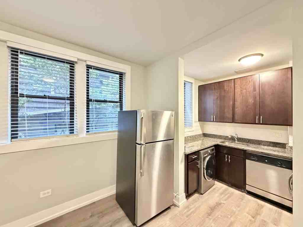 1128 Maple Ave #GRF - Photo 2 of 21