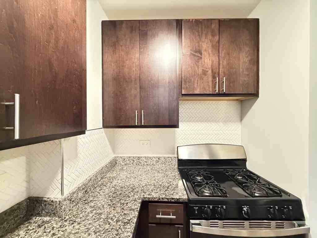 1128 Maple Ave #GRF - Photo 6 of 21