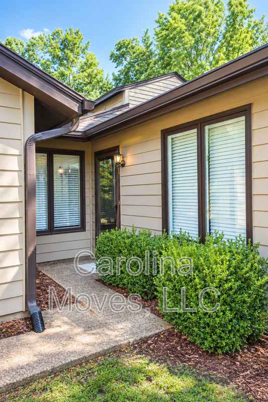 324 Skylark Cir - Photo 2 of 18