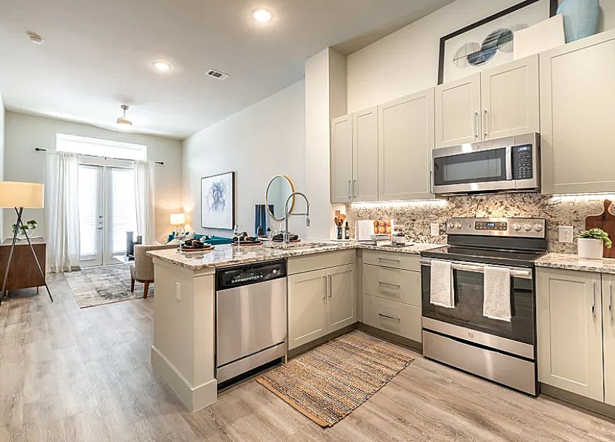 5501 Interstate 635 Service Road #3.881