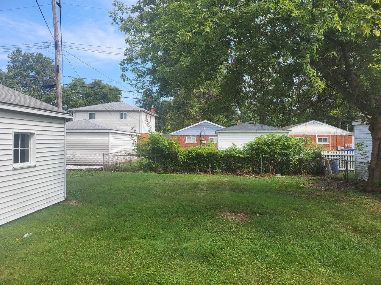 4967 Mckinley St - Photo 3 of 12