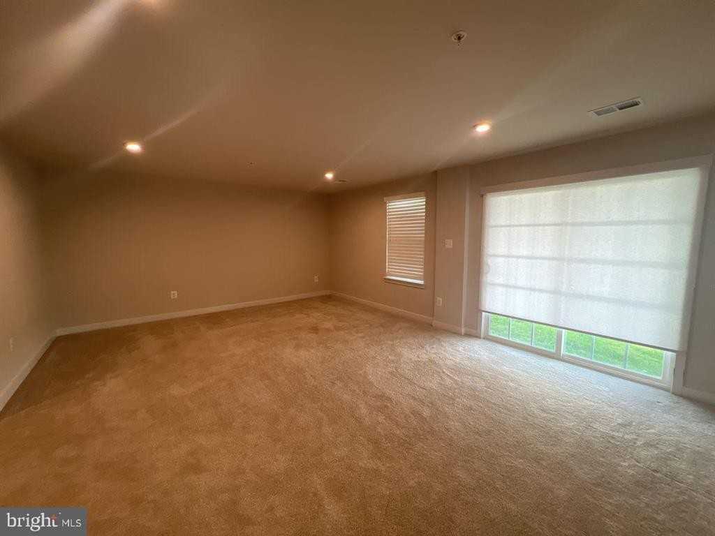 310 Schaffer Dr - Photo 4 of 27