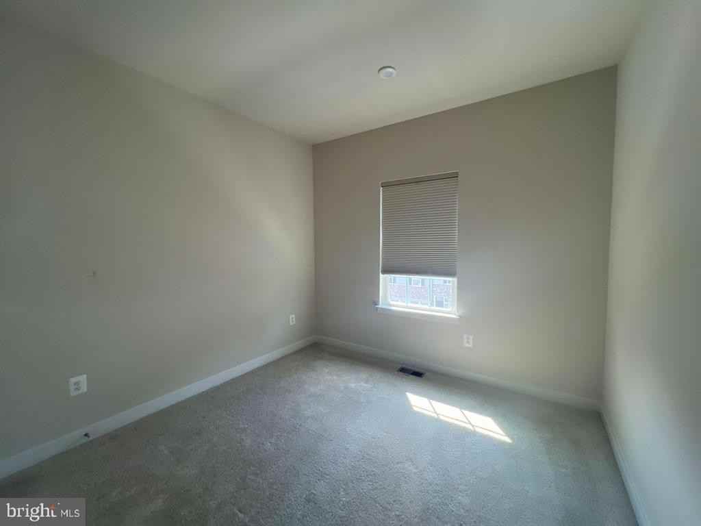 310 Schaffer Dr - Photo 5 of 27