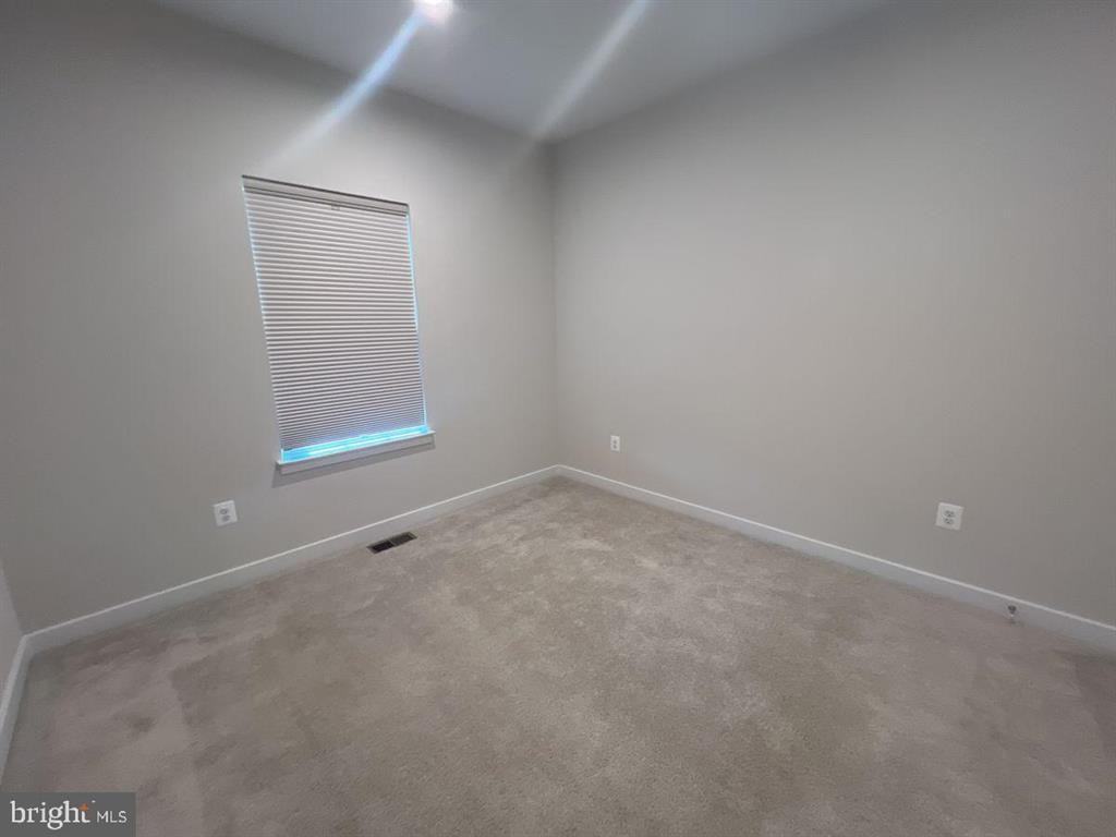 310 Schaffer Dr - Photo 6 of 27