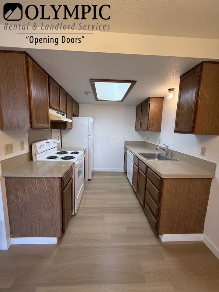 829 Israel Rd Sw - Photo 6 of 18