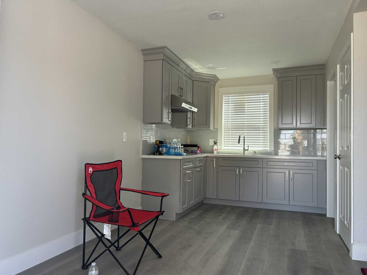 180B N Airport Way - Photo 2 of 7