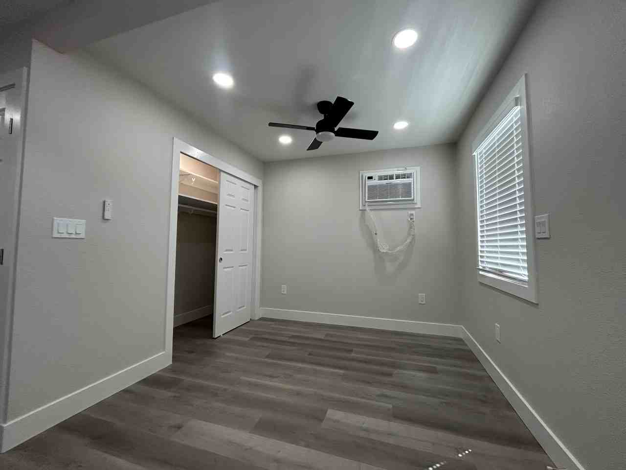 180B N Airport Way - Photo 3 of 7
