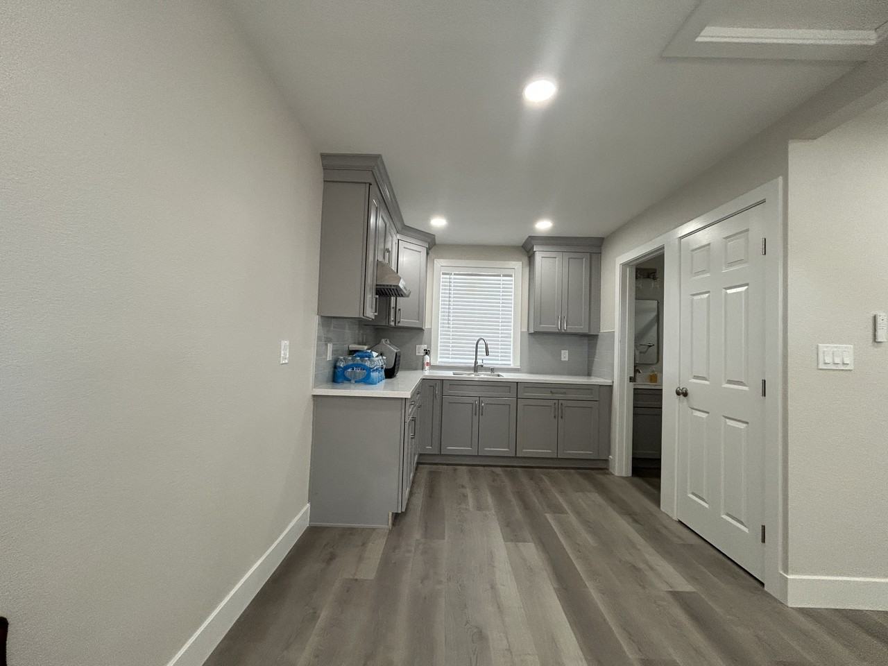 180B N Airport Way - Photo 4 of 7