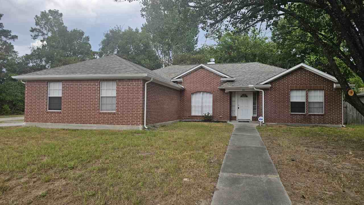591 Spruce Dr