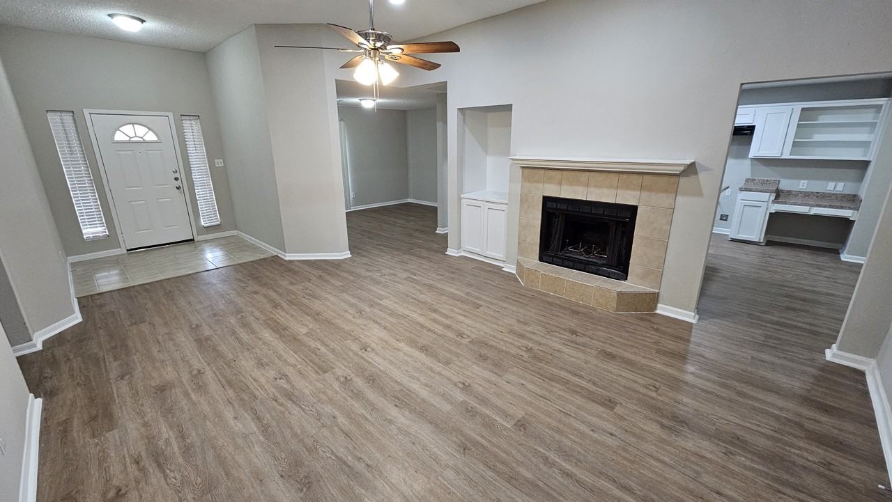 591 Spruce Dr - Photo 3 of 16