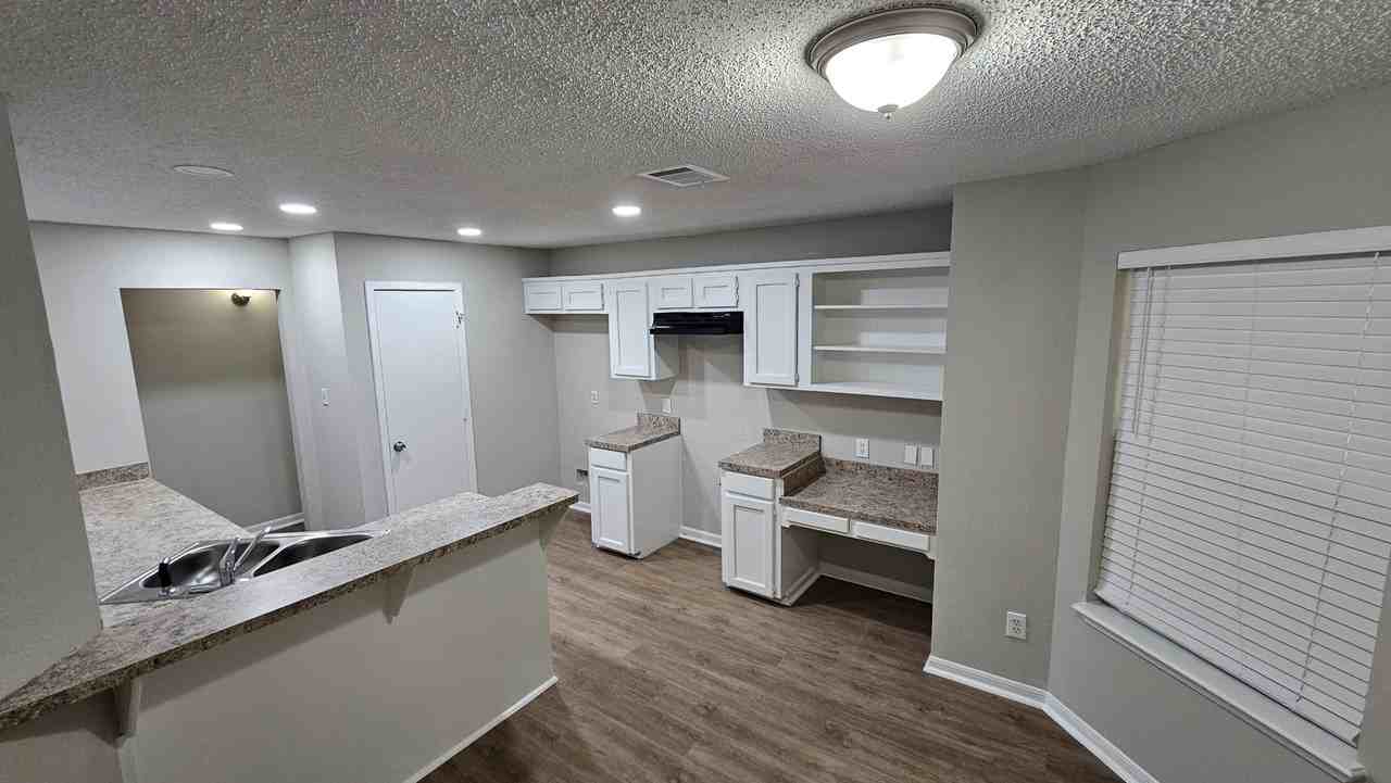 591 Spruce Dr - Photo 6 of 16