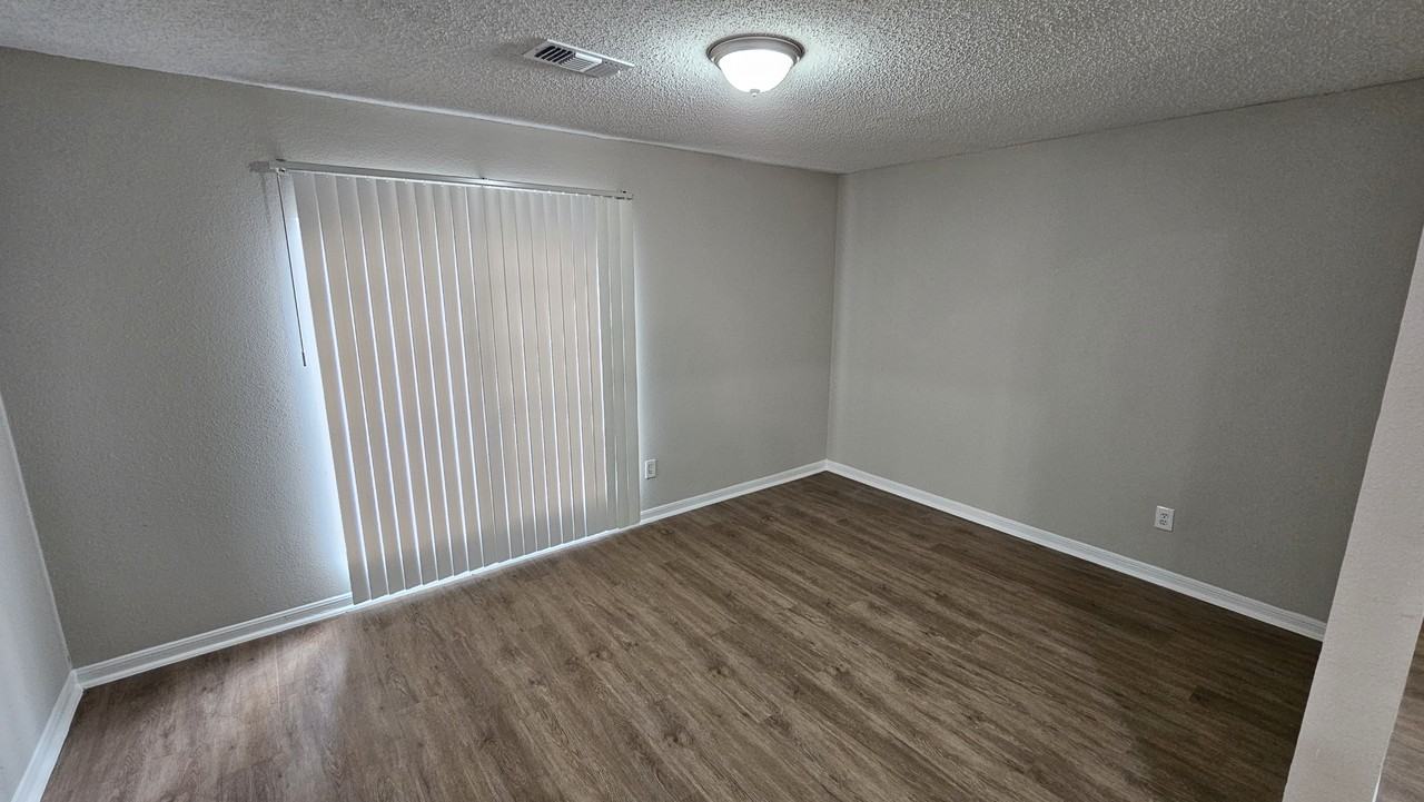 591 Spruce Dr - Photo 7 of 16