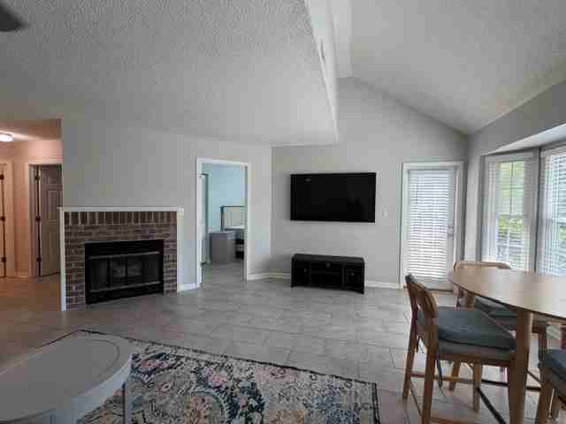 1202 Benna Dr ##G - Photo 7 of 37