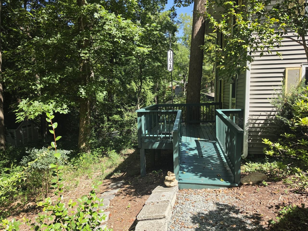 1102 E Franklin St #A - Photo 3 of 27