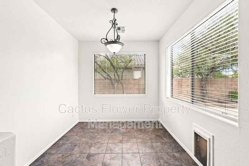 3628 E Janelle Way - Photo 6 of 50