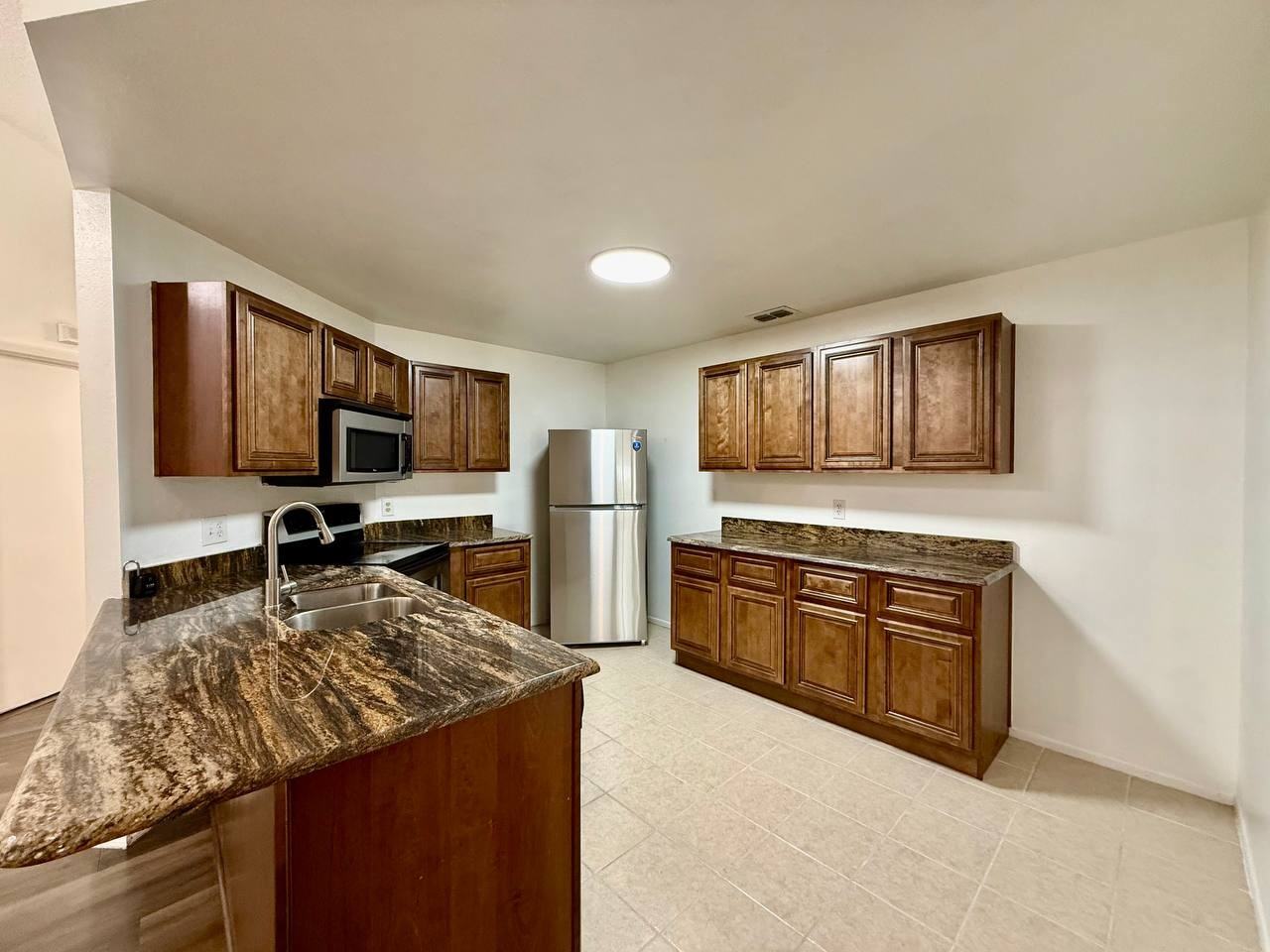 1317 Coolridge Dr - Photo 7 of 32
