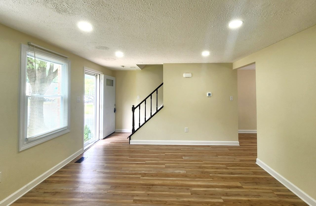 13527 Duhart Rd - Photo 5 of 21