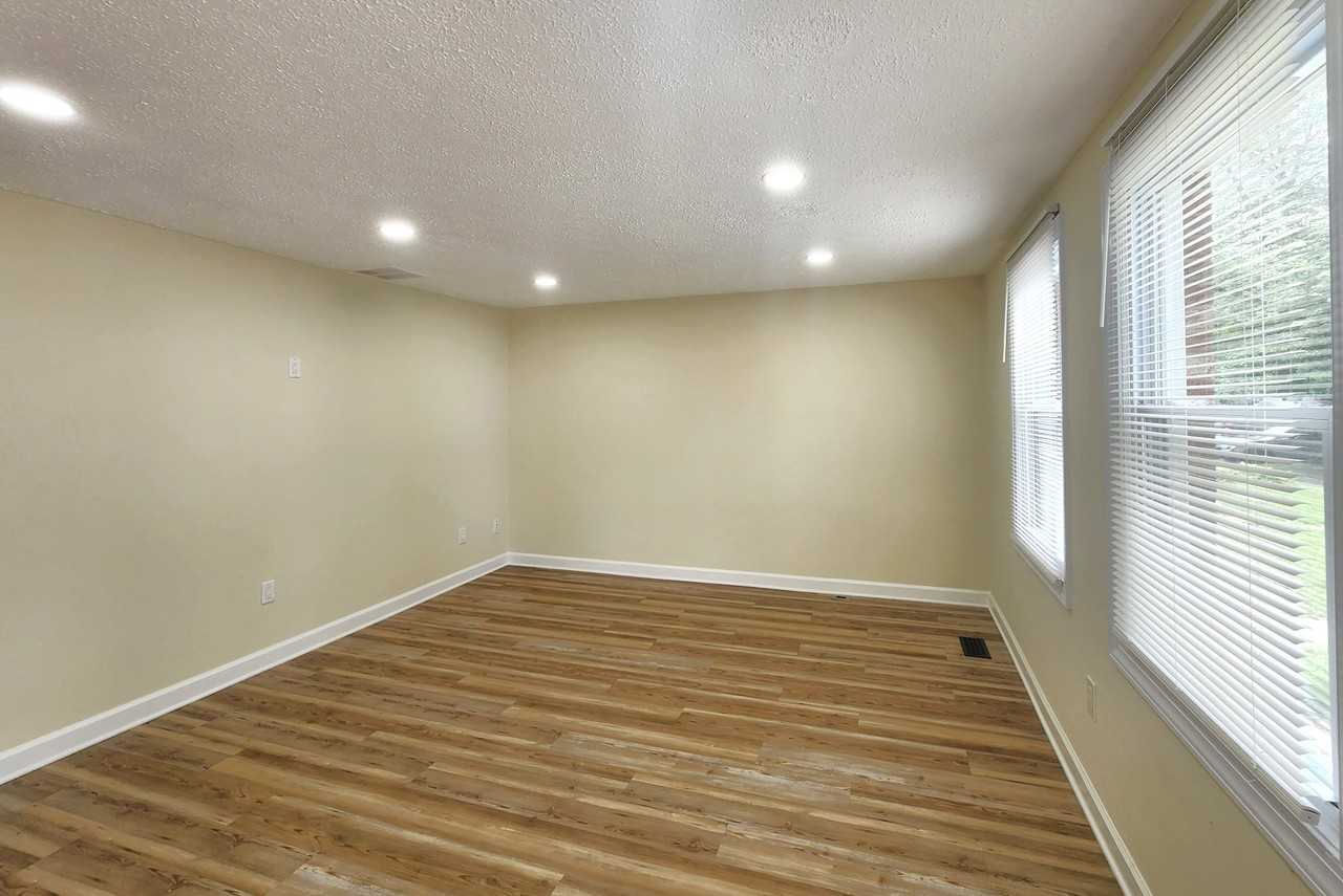 13527 Duhart Rd - Photo 6 of 21
