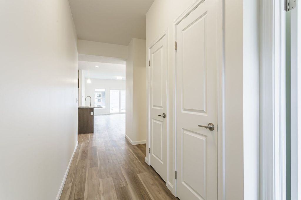 587 Main St #1 - Photo 3 of 6