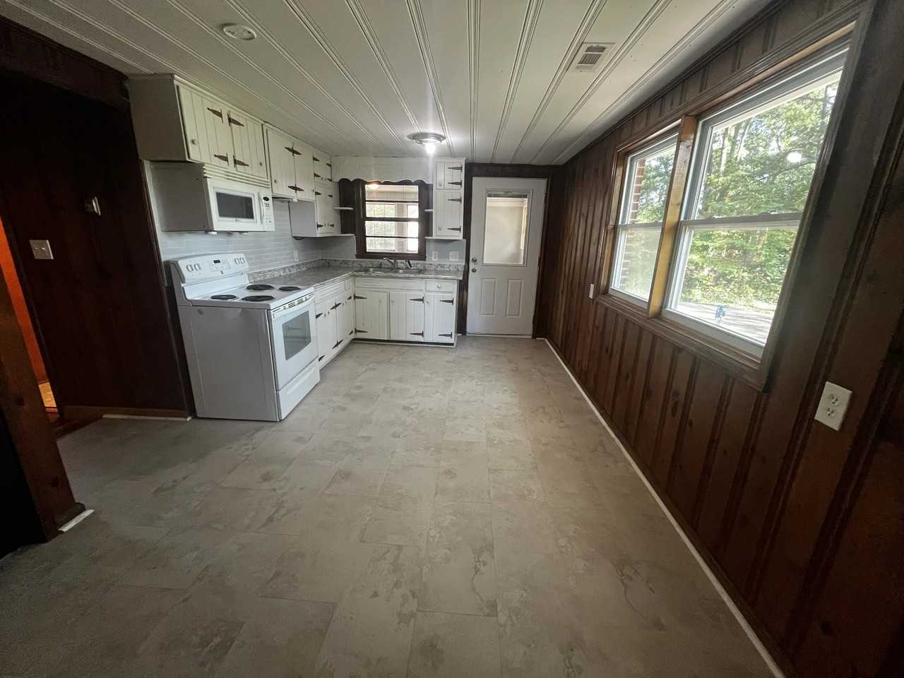 70 Sharp Dr - Photo 6 of 22