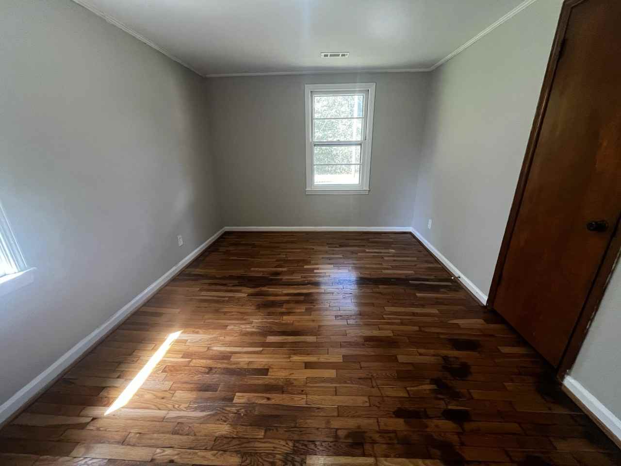 70 Sharp Dr - Photo 4 of 21