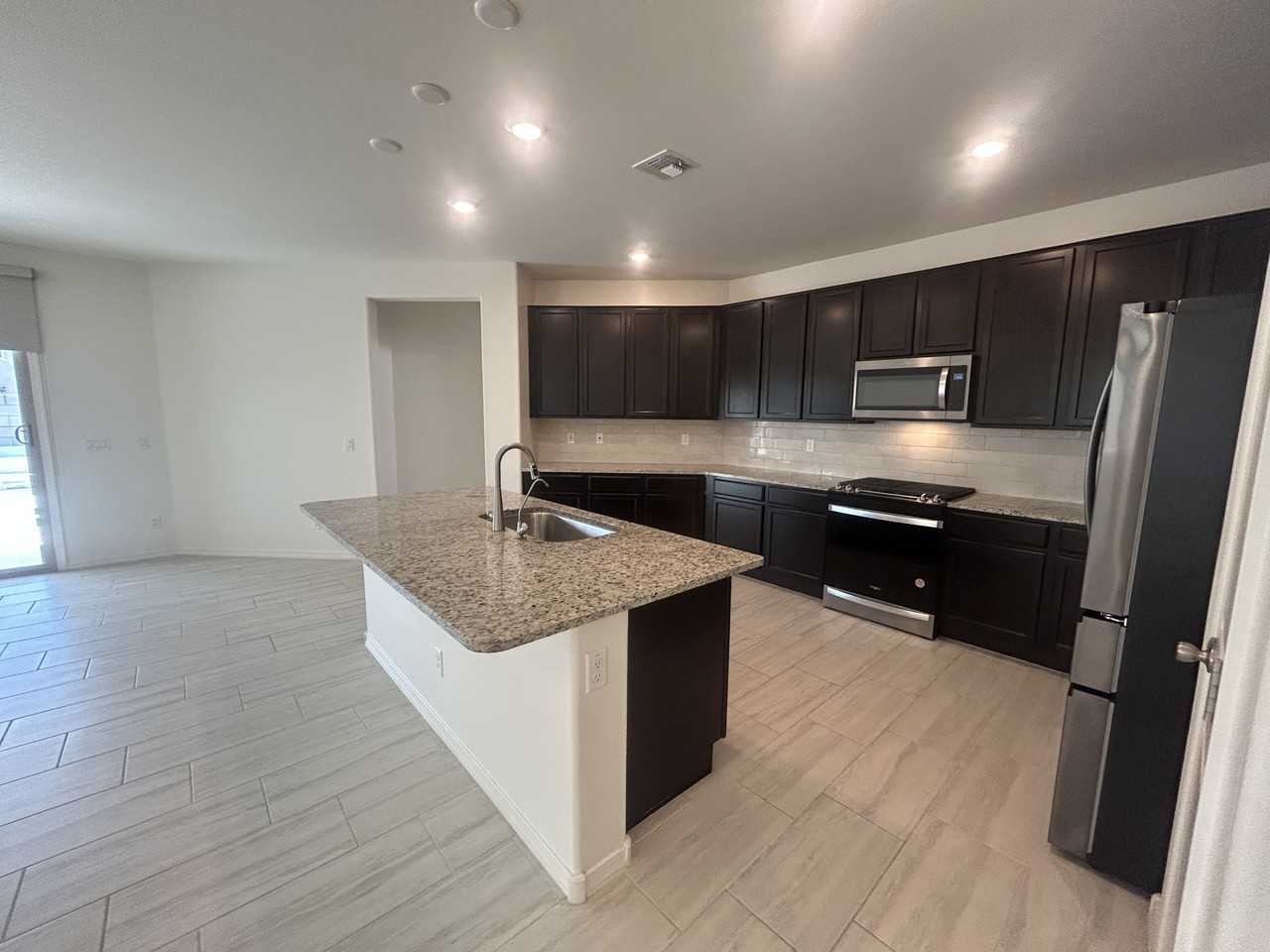 2957 E Bellerive Dr - Photo 5 of 50