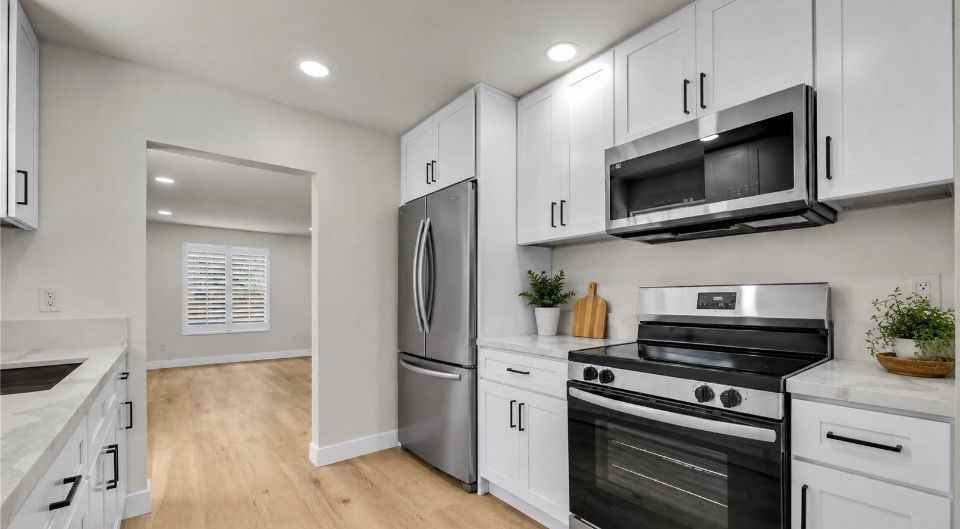 116 N Cornell Ave - Photo 4 of 8