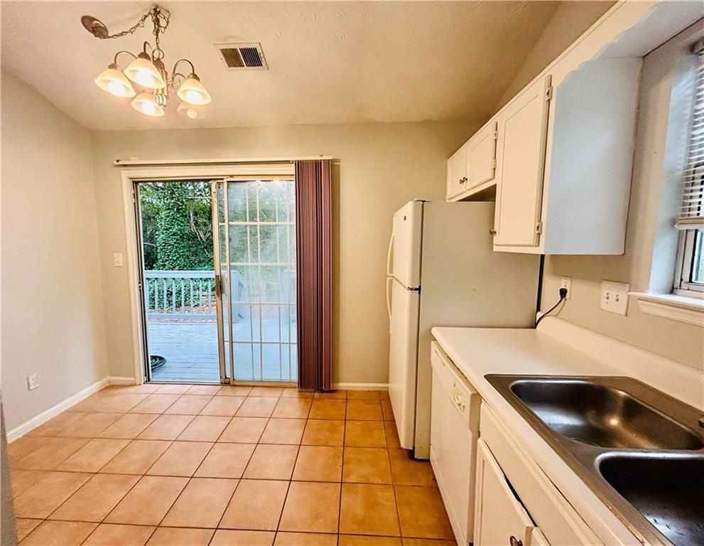 4058 Heritage Valley Ct - Photo 3 of 10