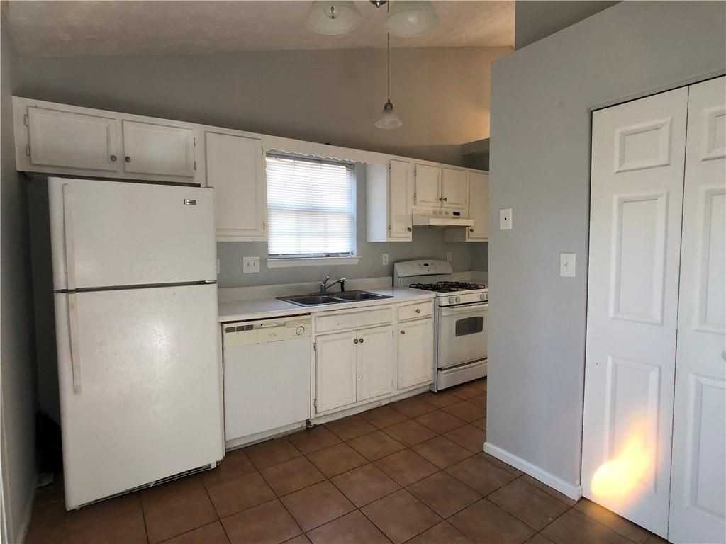 4058 Heritage Valley Ct - Photo 4 of 10