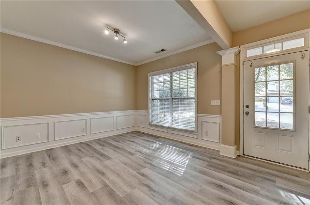 1646 Hedington Ct - Photo 2 of 50