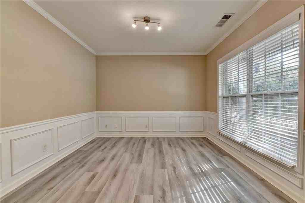 1646 Hedington Ct - Photo 3 of 50