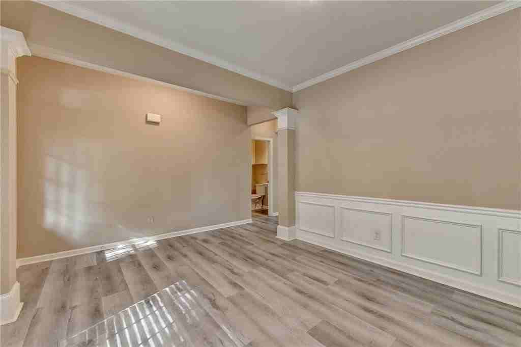 1646 Hedington Ct - Photo 6 of 50