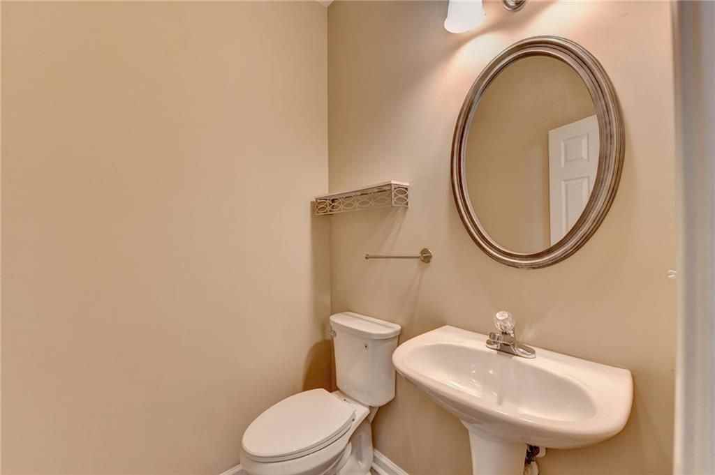 1646 Hedington Ct - Photo 7 of 50