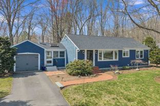 5 Meadow Ln - Photo 1 of 1