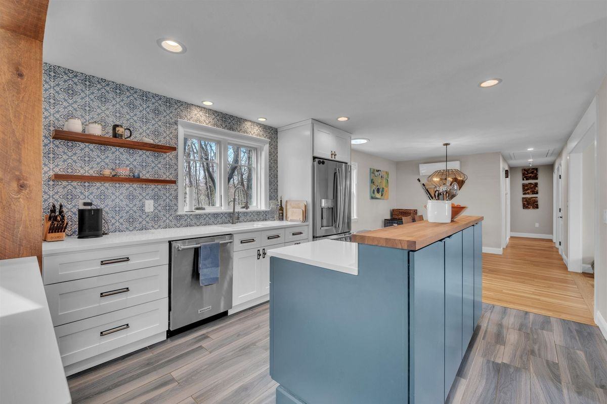 5 Meadow Ln - Photo 2 of 47