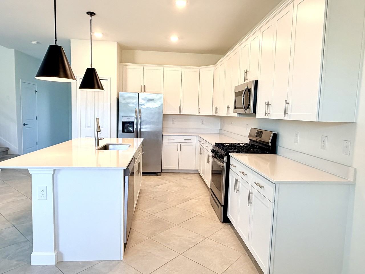 5242 Coral Reef Way - Photo 6 of 21