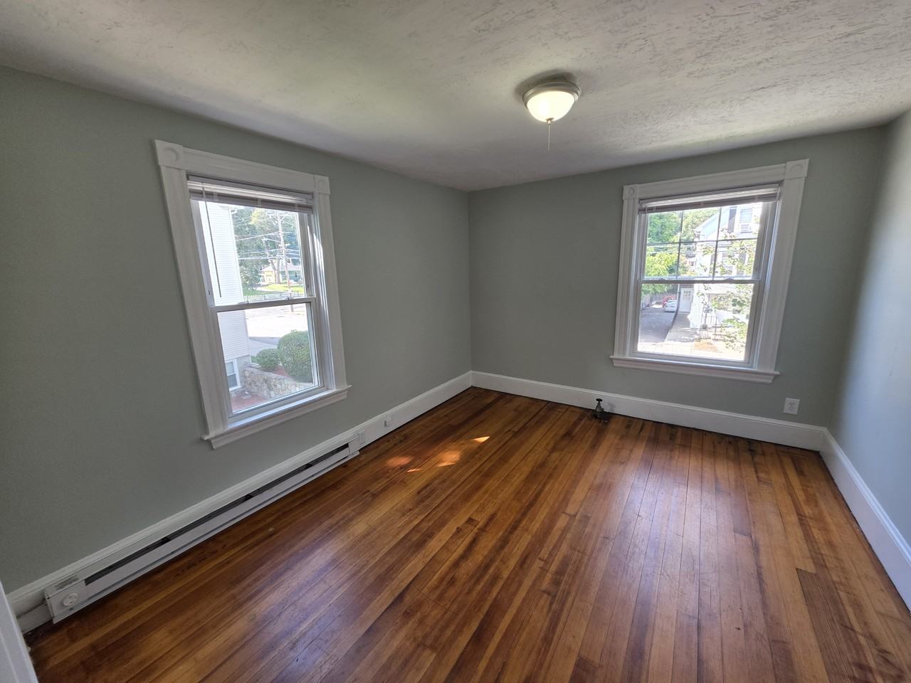 408 Winter St - Photo 3 of 12